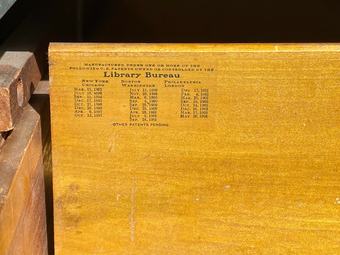 20TH C ANTIQUE LIBRARY BUREAU MAKERS ARTS & CRAFTS 4 DRAWER OAK FILE CABINET