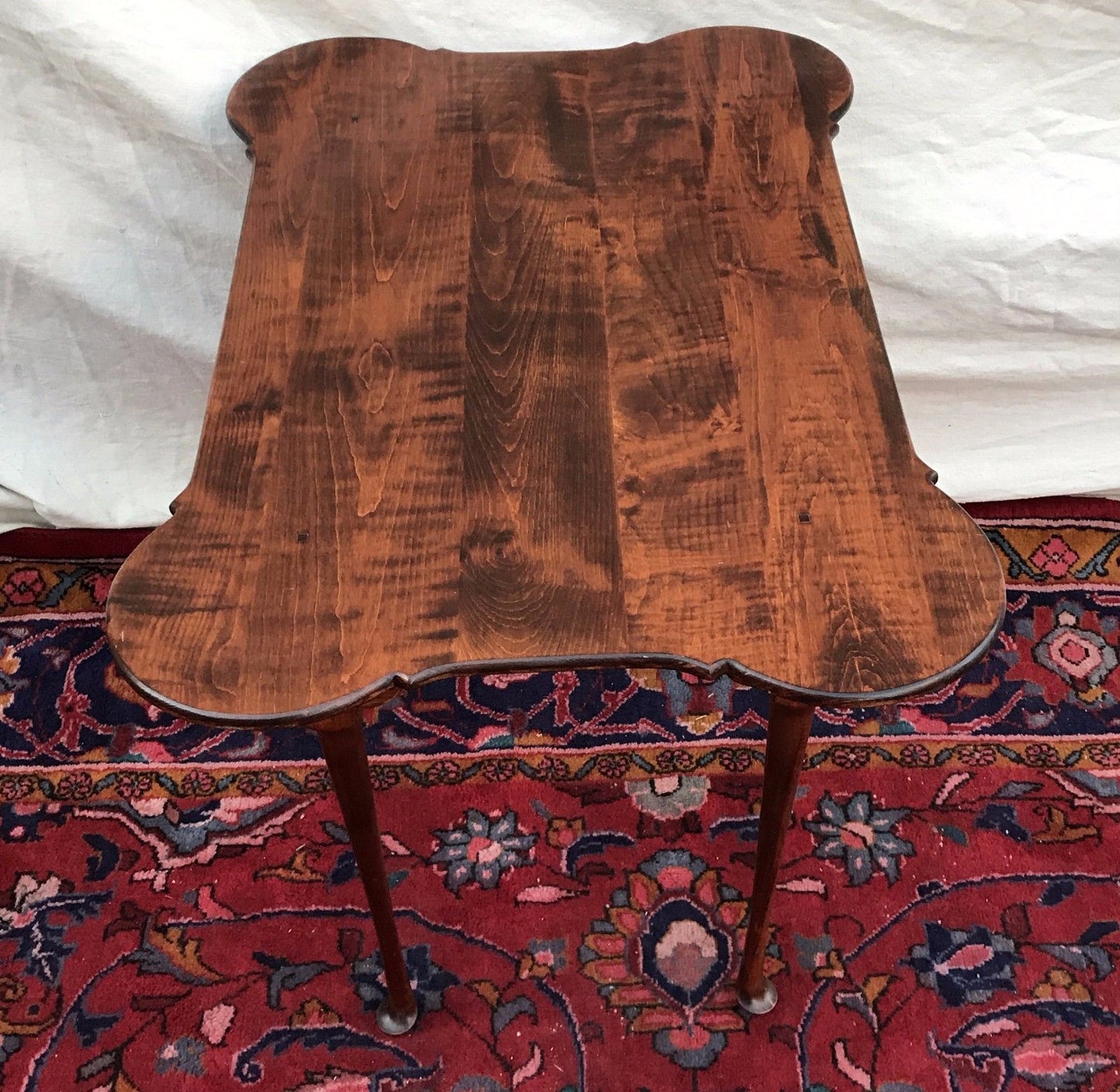 SOLID TIGER MAPLE QUEEN ANNE STYLED PORRINGER TOPPED TEA TABLE