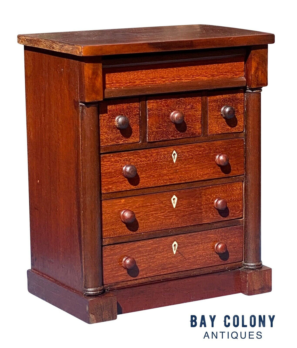 20th C Federal Antique Style Mahogany Jewelry Chest / Dresser Box Bay