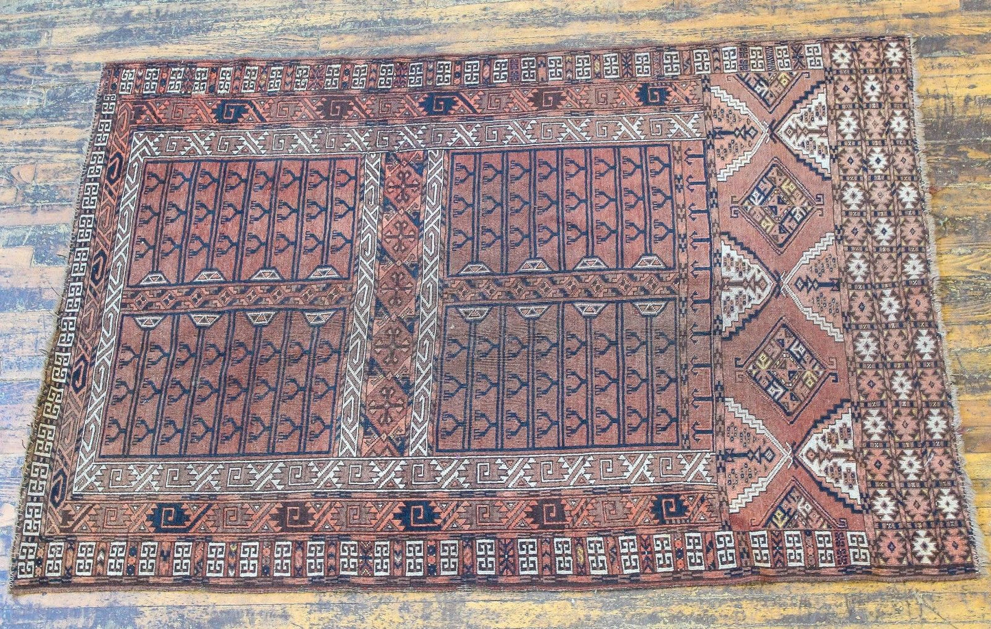 FINE & COMPLEX ANTIQUE TEKKE TURKOMAN ESTATE CARPET