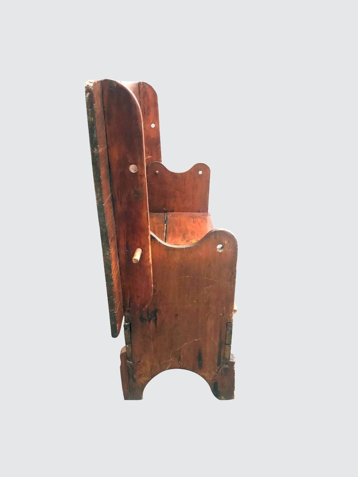 EARLY 19TH CENTURY NEW ENGLAND PRIMITIVE PUMPKIN PINE HUTCH TABLE WITH SEAT BOX