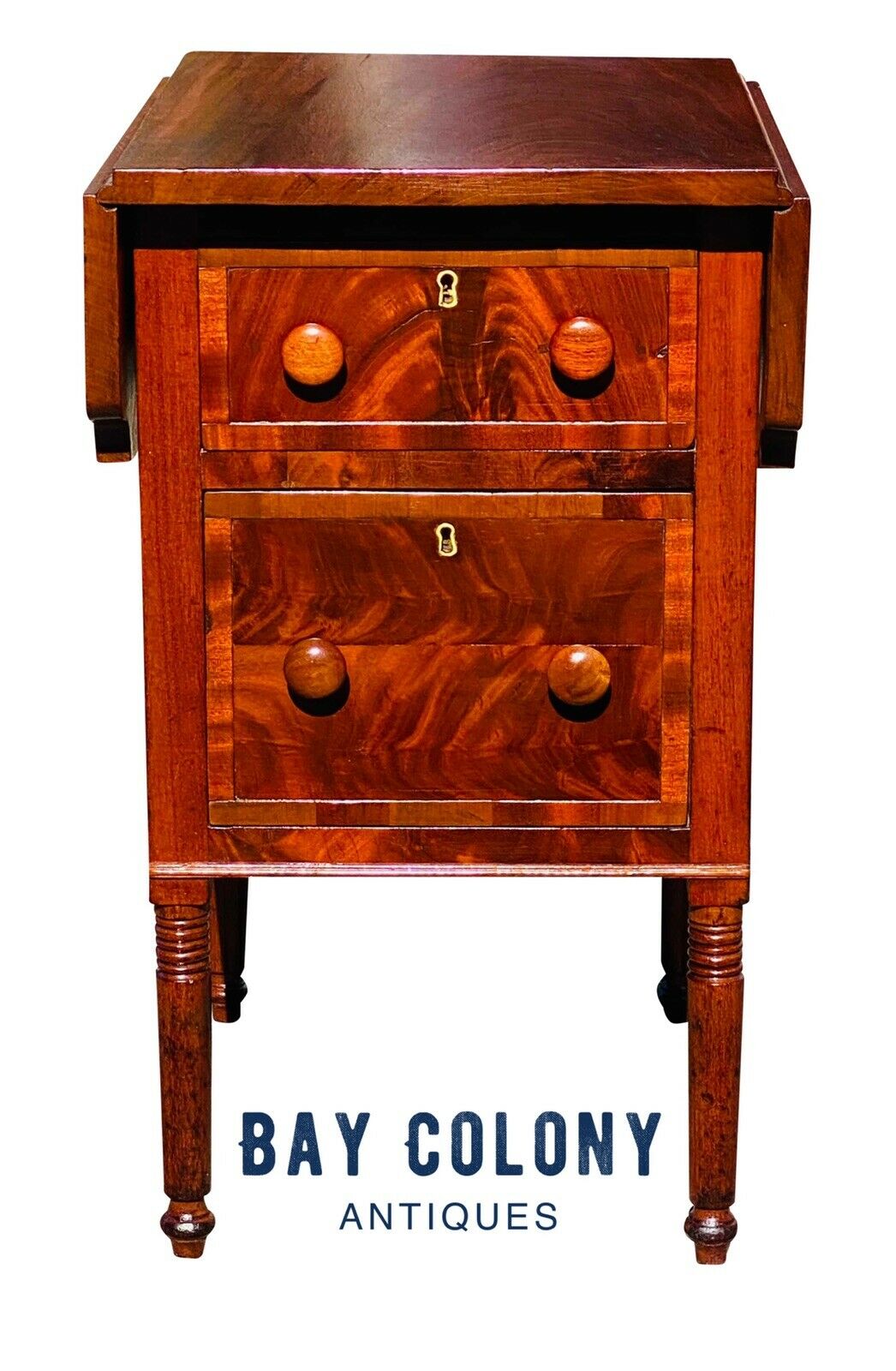 19TH C ANTIQUE SHERATON MAHOGANY MID ATLANTIC DROP LEAF WORK TABLE / NIGHTSTAND