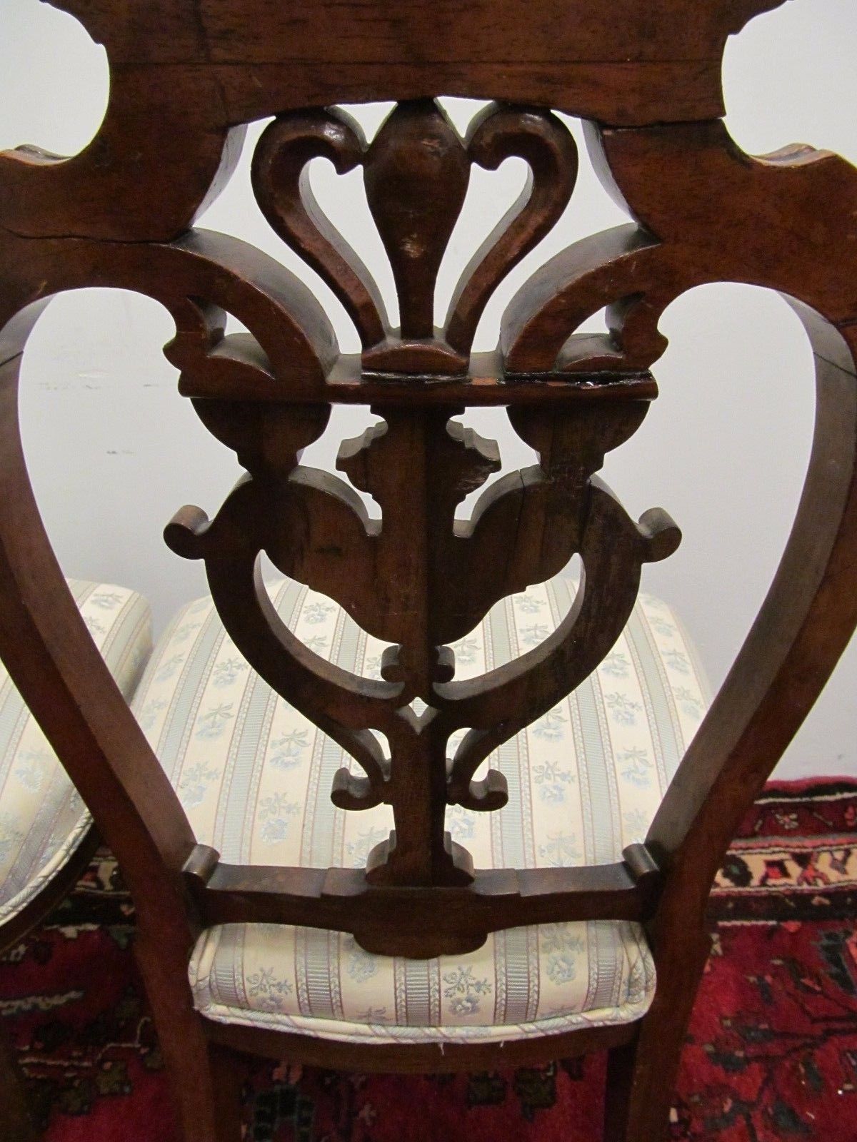 PAIR OF VICTORIAN WALNUT PARLOR CHAIRS WITH FINELY CARVED BACK SPLATS
