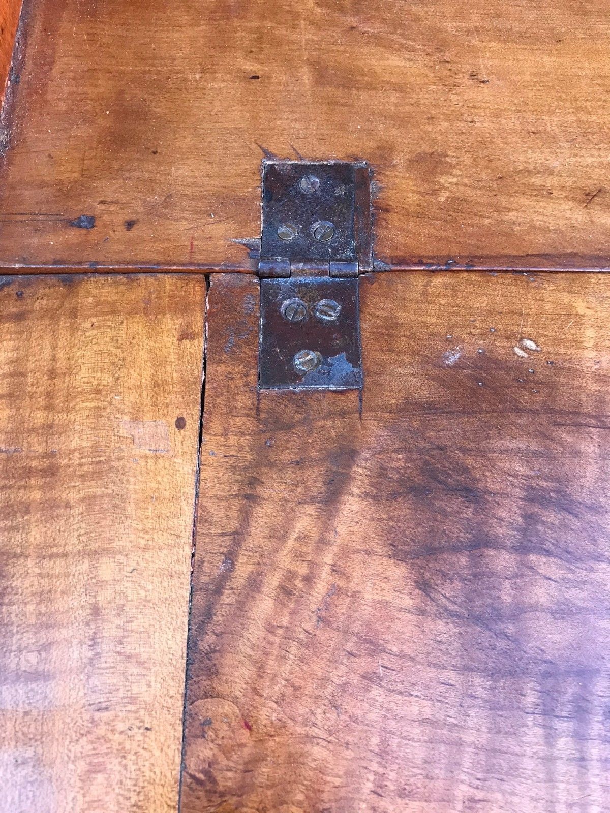 18TH CENTURY QUEEN ANNE PERIOD TIGER MAPLE DESK-A TREASURE!