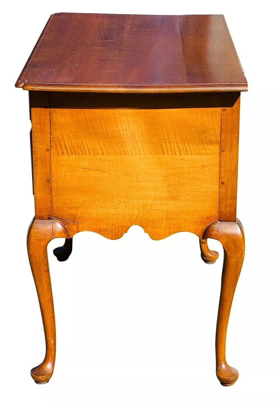 20TH C QUEEN ANNE ANTIQUE STYLE TIGER MAPLE LOWBOY DRESSER / CHEST