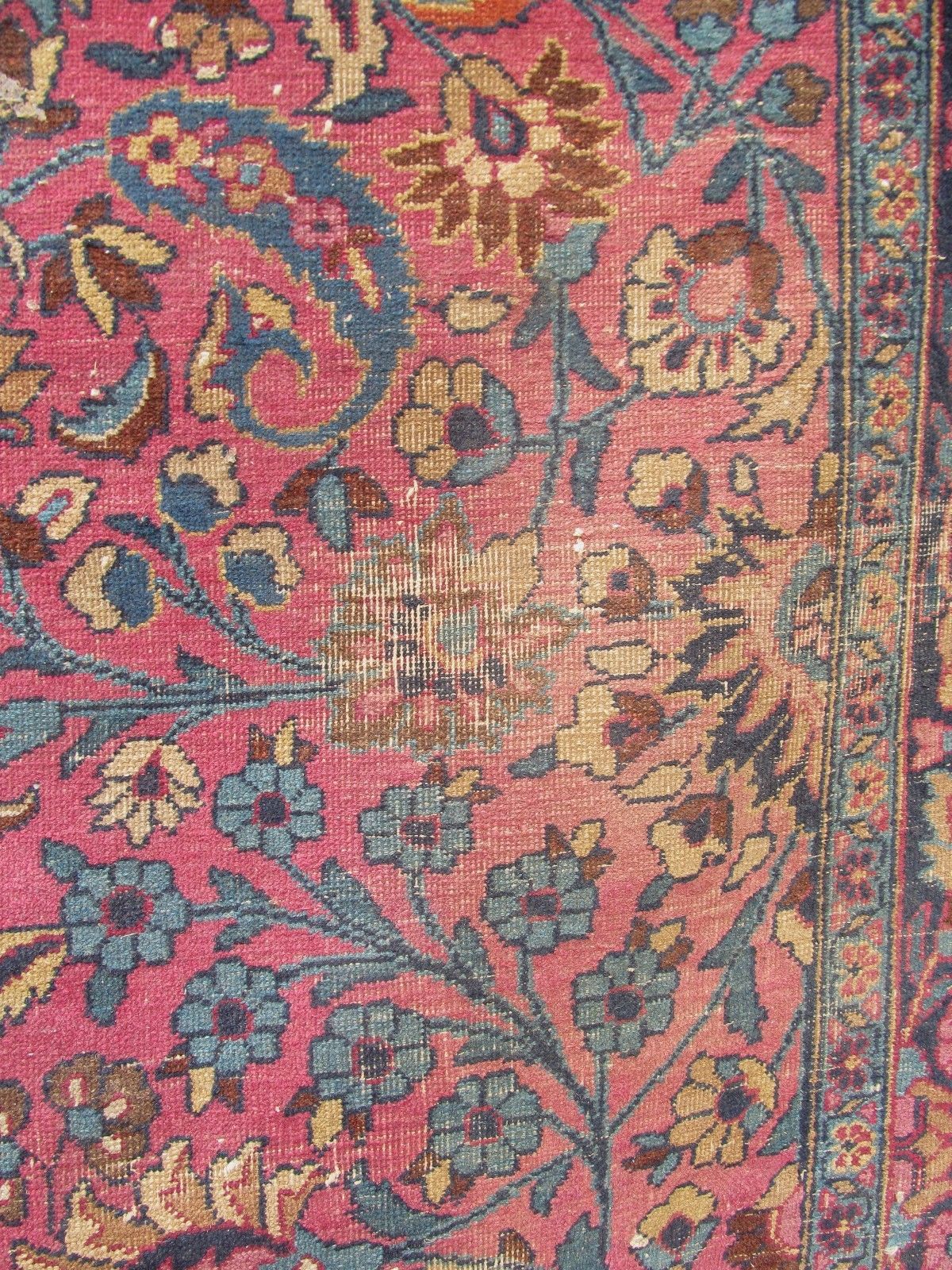 ANTIQUE SAROUK PROGRAM LILLIHAN ESTATE CARPET WITH SOFT COLORWAYS