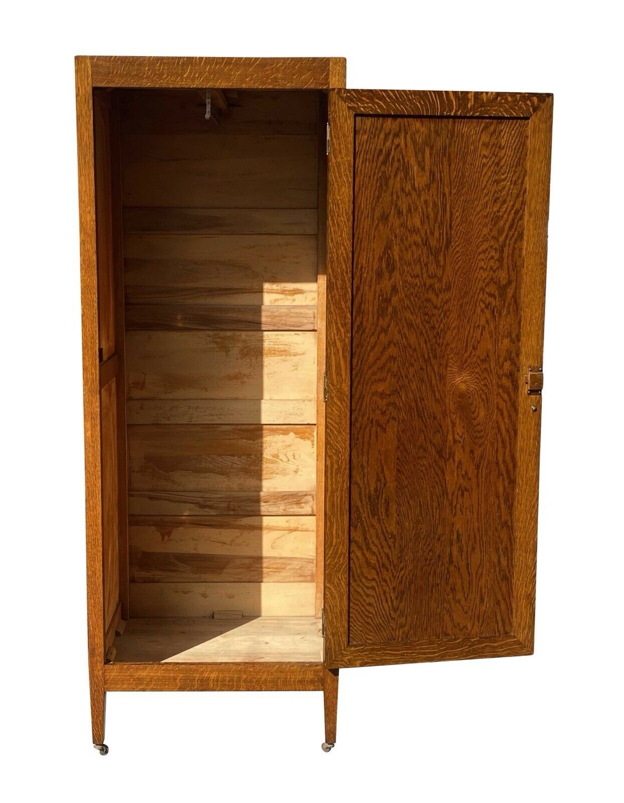 19th Century Antique Tiger Oak Victorian Wardrobe / Cabinet