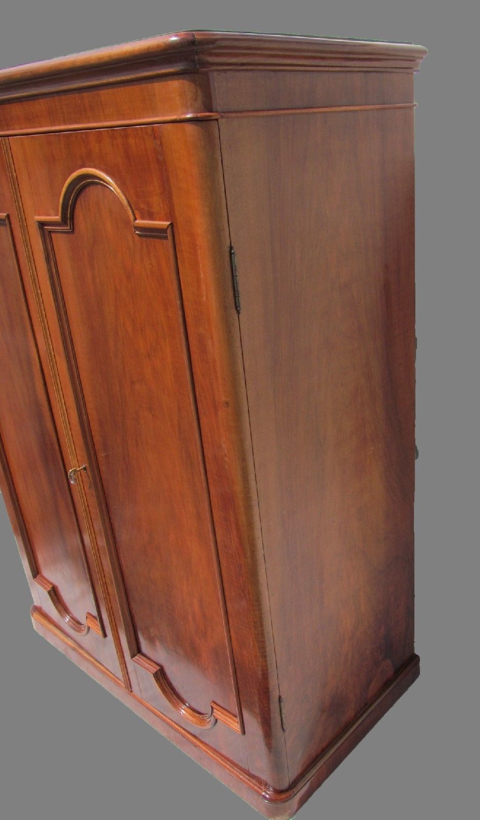 19TH CENTURY VICTORIAN ROSEWOOD OVER SOLID YEW WOOD GENTLEMAN'S WARDROBE