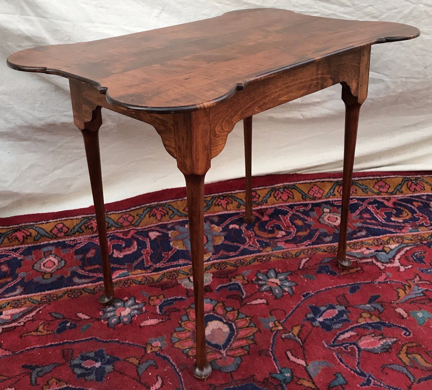 SOLID TIGER MAPLE QUEEN ANNE STYLED PORRINGER TOPPED TEA TABLE