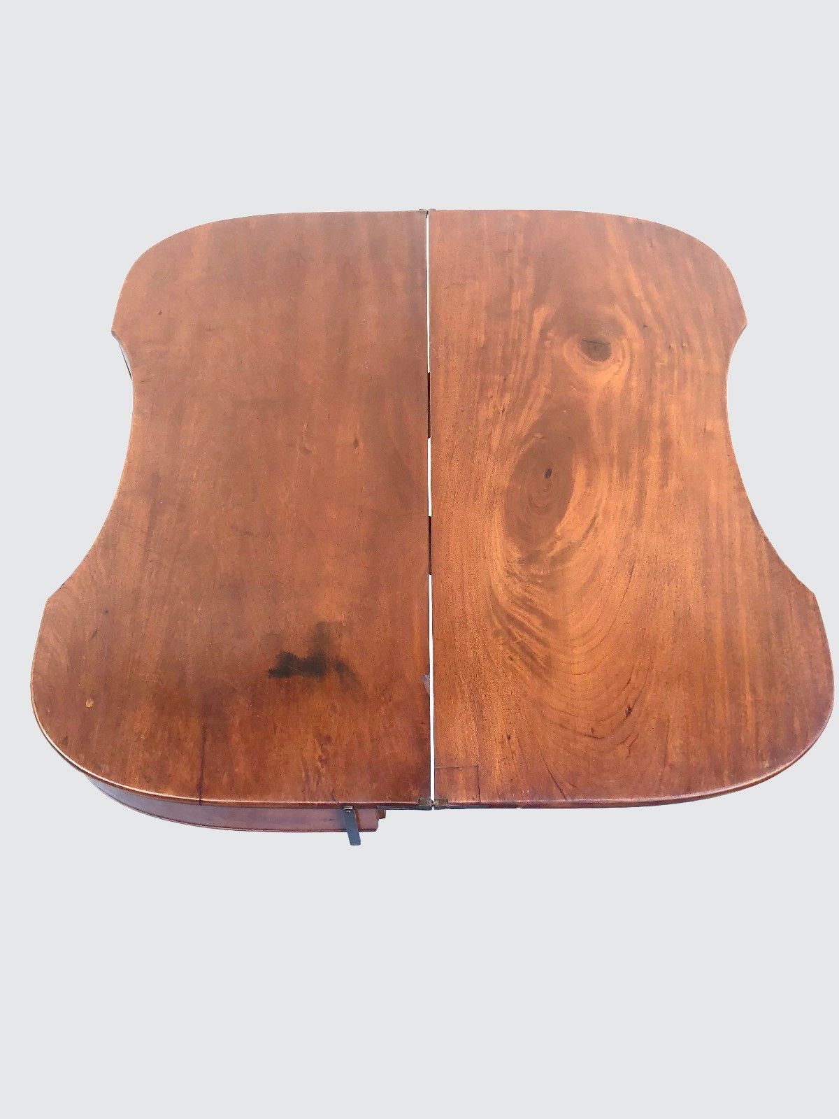 18TH CENTURY FEDERAL CONCAVE FORM RHODE ISLAND GAME TABLE IN MAHOGANY-RARE