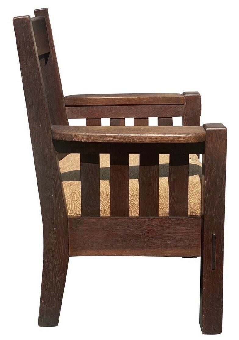 20TH C ANTIQUE ARTS & CRAFTS HARDEN TIGER OAK SLATTED ARM CHAIR