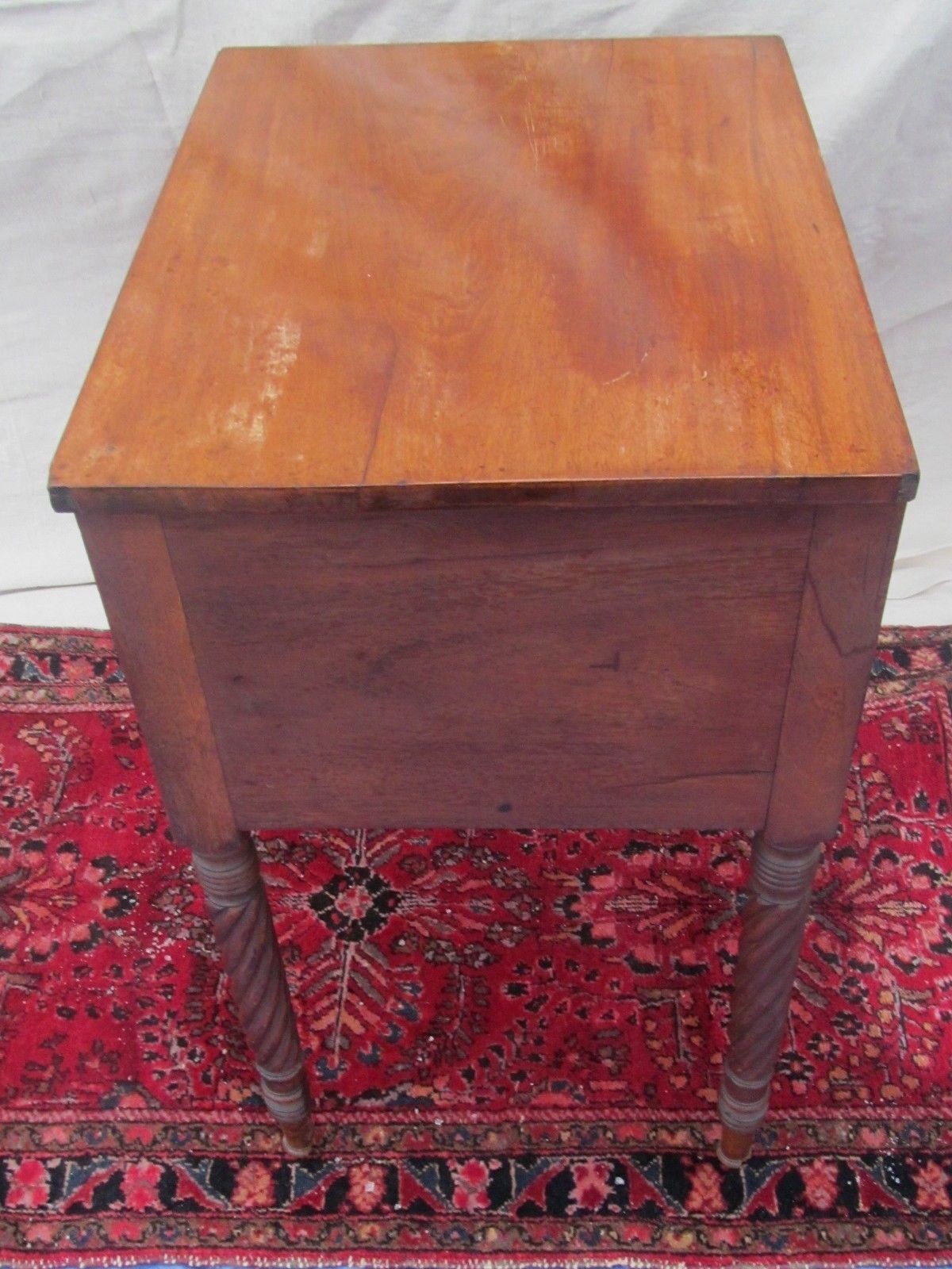 EXCELLENT FEDERAL PERIOD MAHOGANY WORK TABLE WITH SANDWICH GLASS PULLS