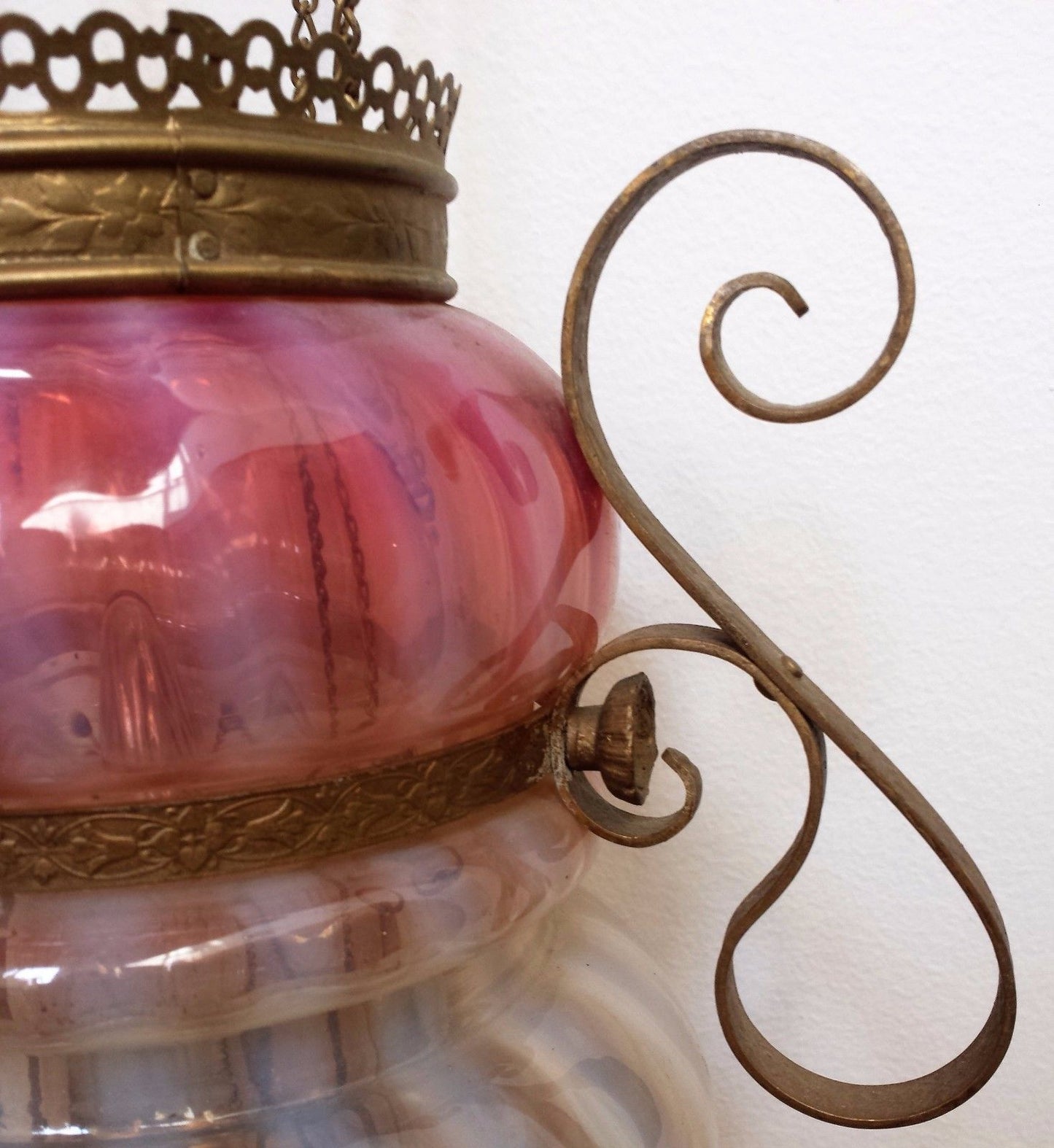 VICTORIAN OPALESCENT GLASS HANGING LANTERN LAMP ON TROLLEY CHAIN