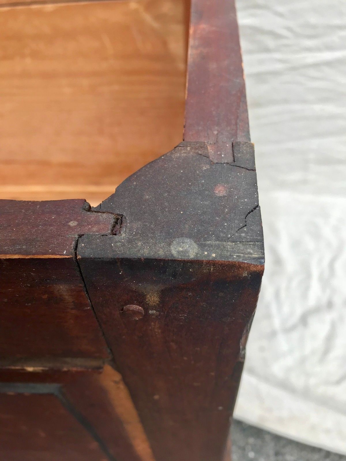 EARLY 19TH C. FEDERAL PERIOD PINE BLANKET BOX W/ DOUBLE PANELED FRONT & TILL