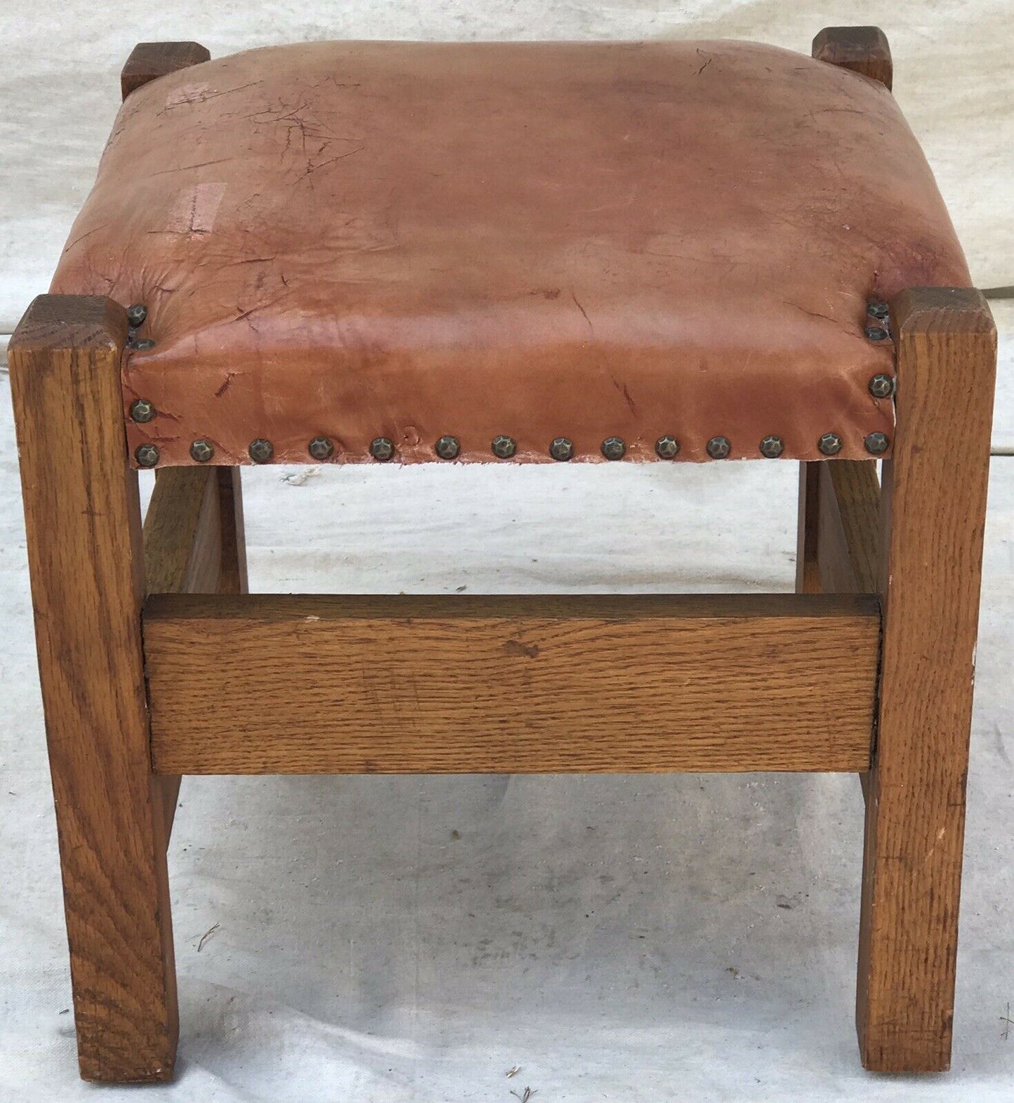 20TH C ARTS & CRAFTS / MISSION OAK STYLE BURNT ORANGE LEATHER TOP FOOTSTOOL