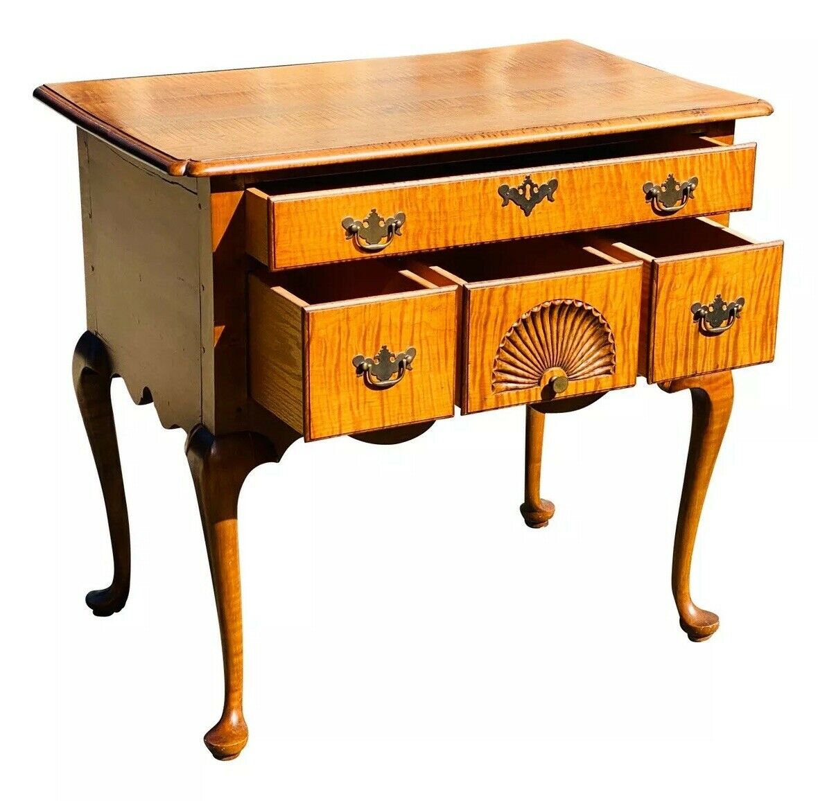 20TH C QUEEN ANNE ANTIQUE STYLE TIGER MAPLE LOWBOY DRESSER / CHEST