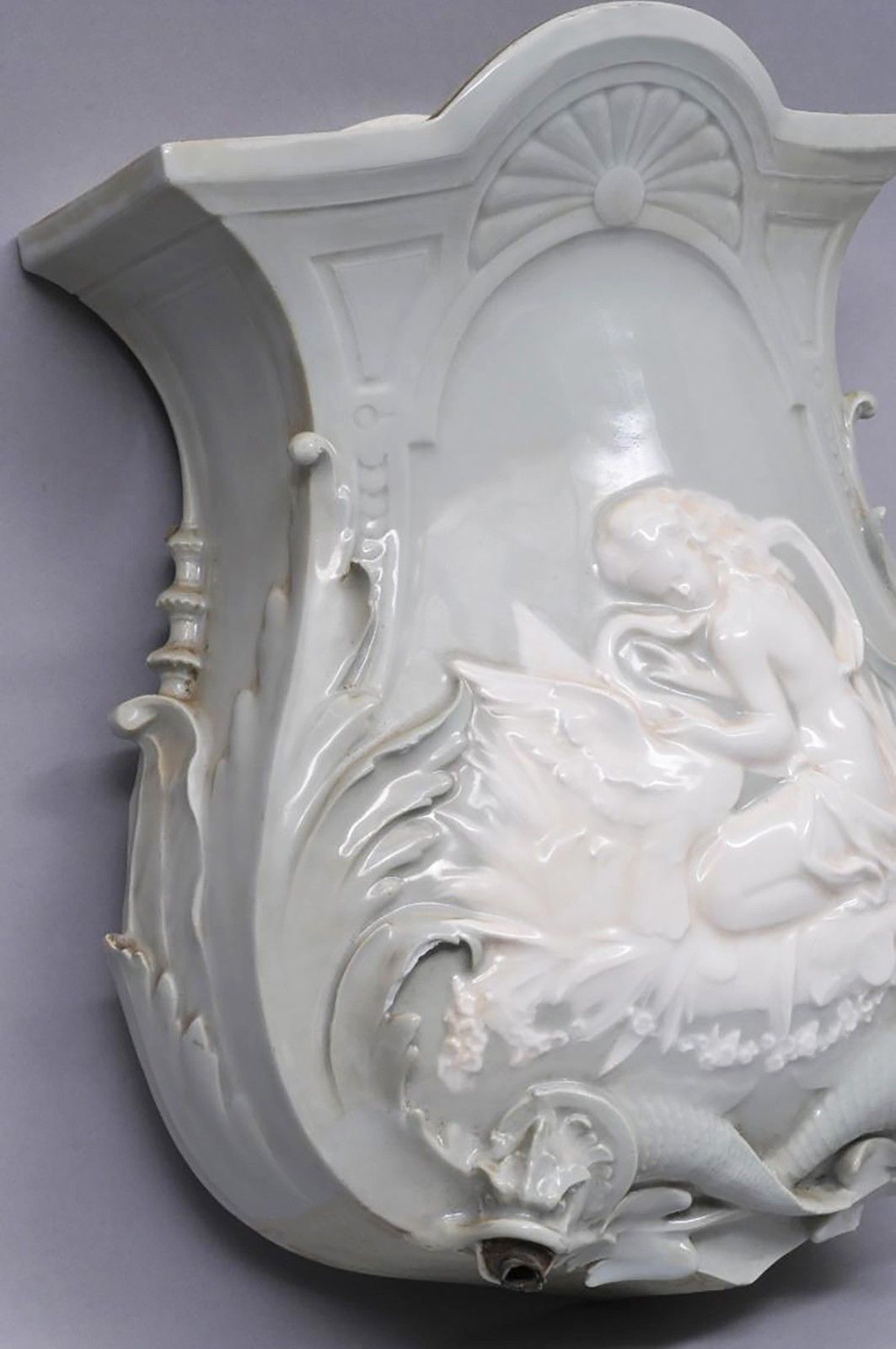 19TH CENTURY FRENCH SLIP DECORATED CELEDON GREEN LAVABO TANK WITH COVER