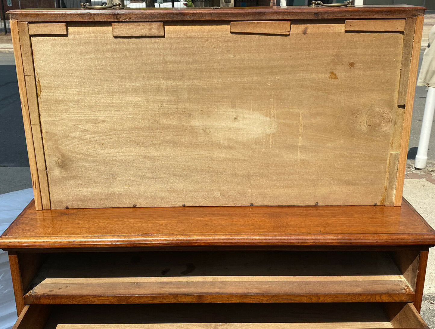 18TH C ANTIQUE CHIPPENDALE PENNSYLVANIA WALNUT BACHELORS CHEST / DRESSER