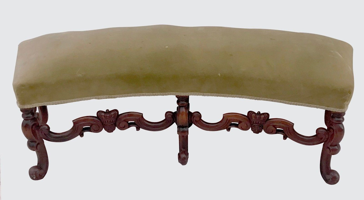 UNIQUE WILLIAM & MARY STYLED LARGE END OF BED BENCH WITH HEART & CROWN STRETCHER