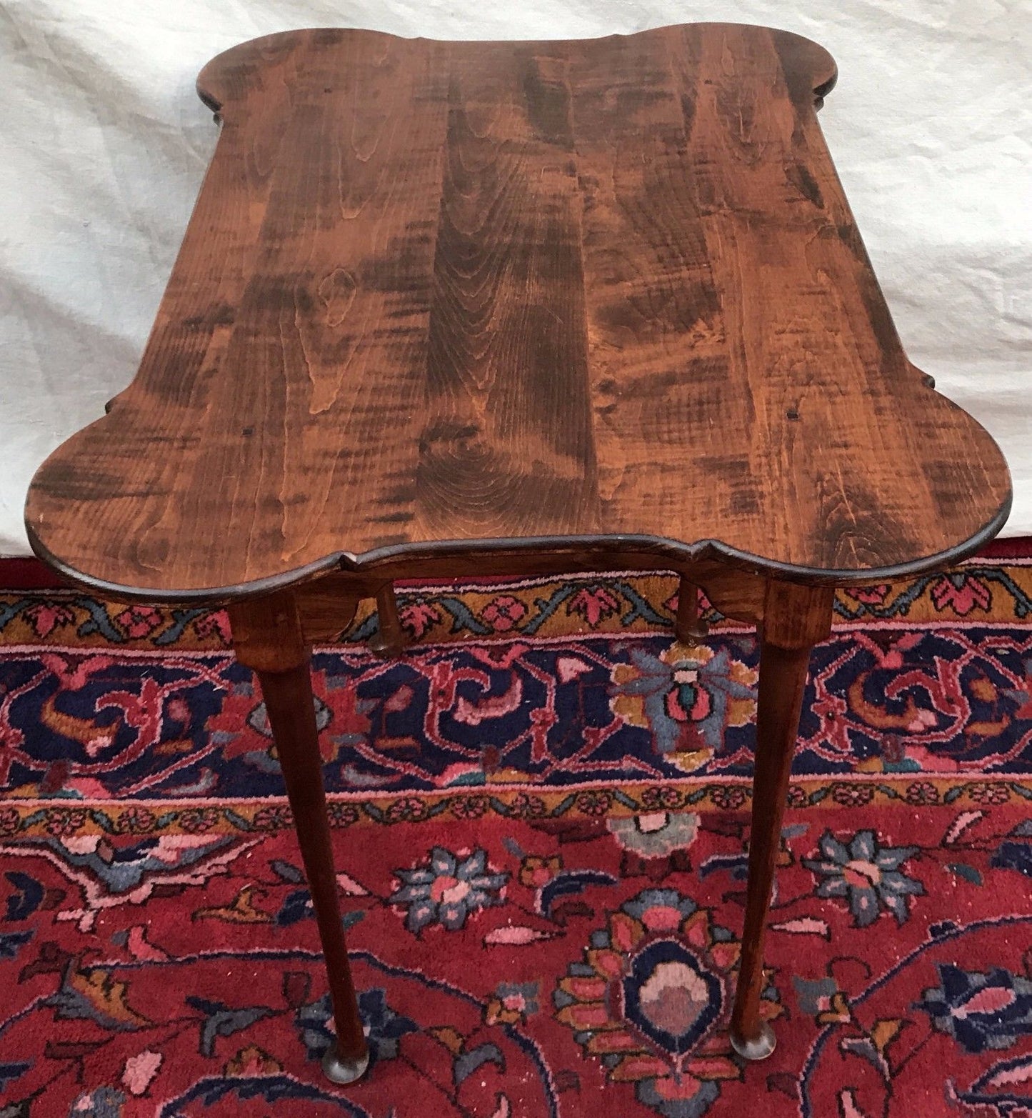 SOLID TIGER MAPLE QUEEN ANNE STYLED PORRINGER TOPPED TEA TABLE