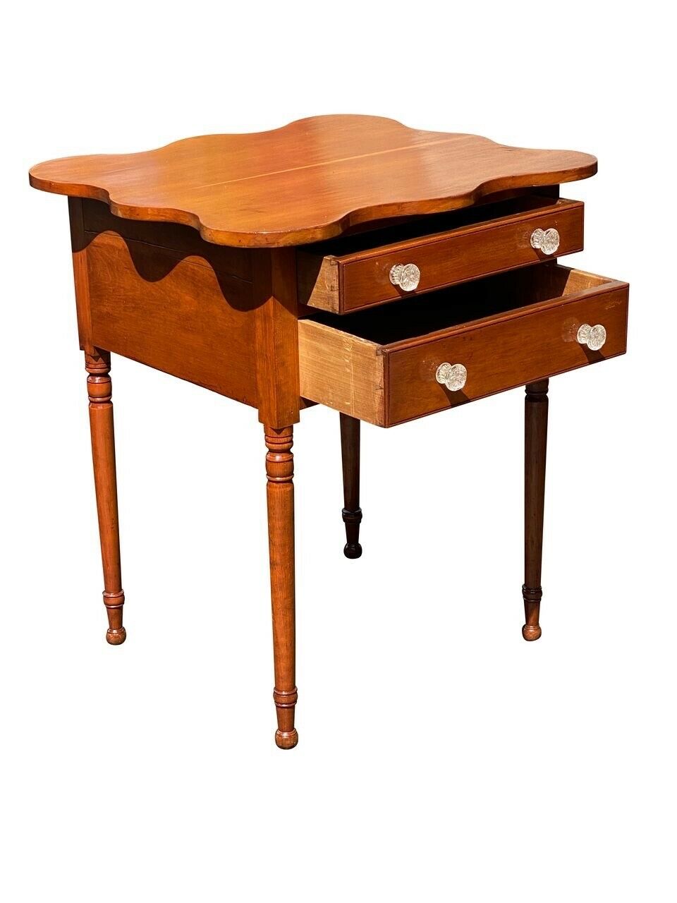 19TH C ANTIQUE SHERATON CONNECTICUT CHERRY WORK TABLE / NIGHT STAND W SHAPED TOP
