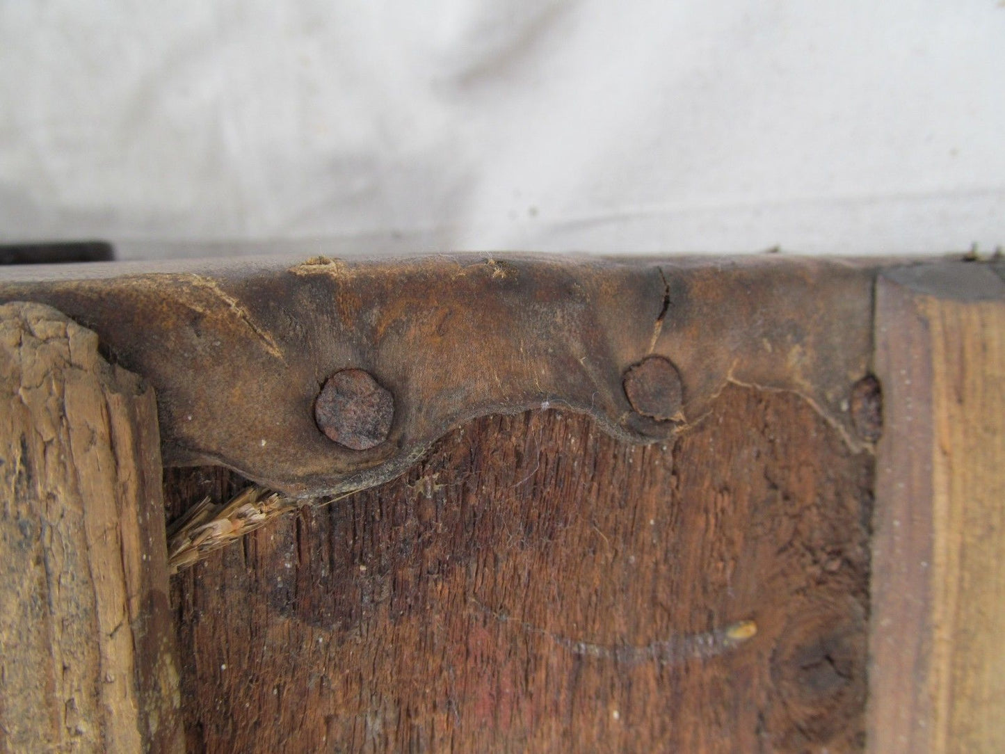 EARLY 19TH CENTURY LEATHER & HYDE COVERED STAGECOACH TRUNK