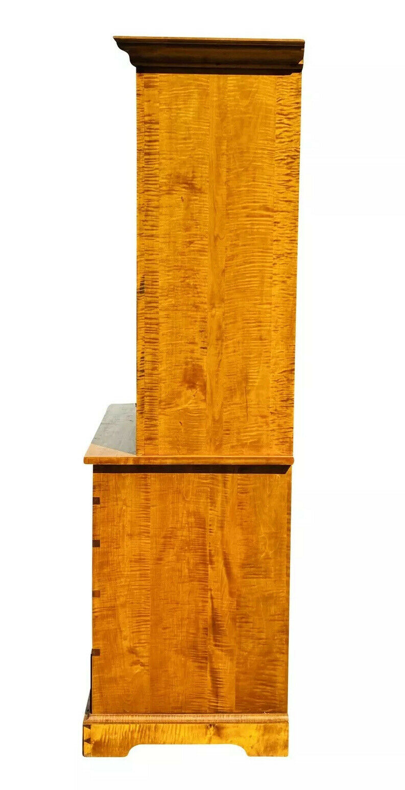 20TH C CHIPPENDALE ANTIQUE STYLE TIGER MAPLE 6 DRAWER TV CABINET / LINEN PRESS