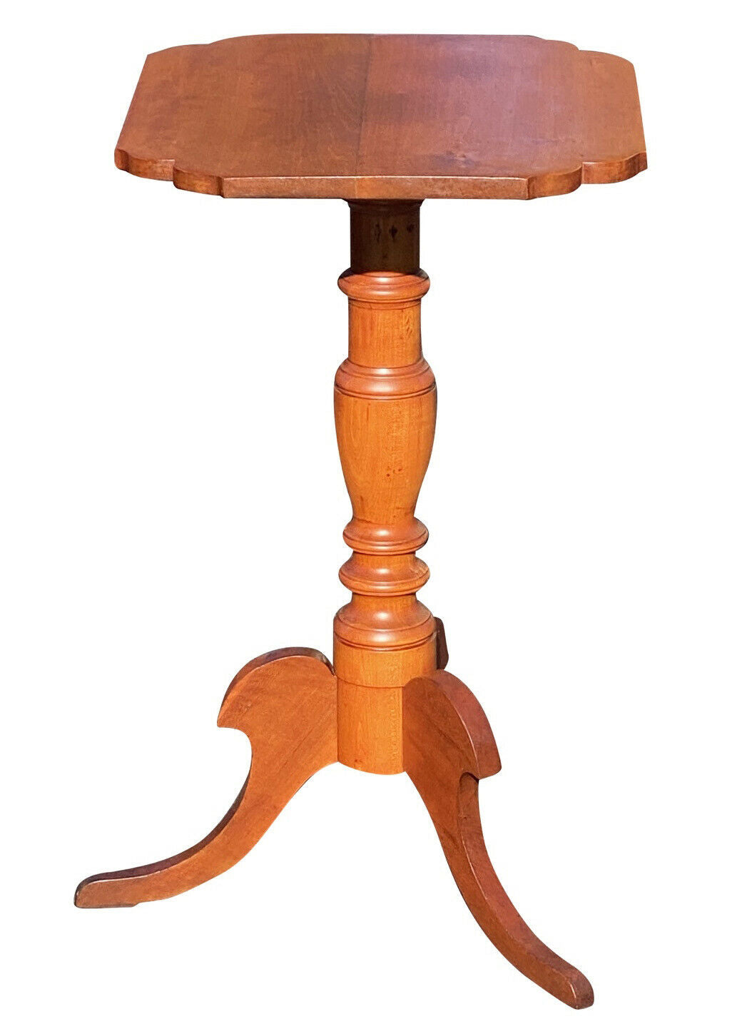 19TH C ANTIQUE NEW YORK CHERRY TILT TOP CANDLE STAND / END TABLE