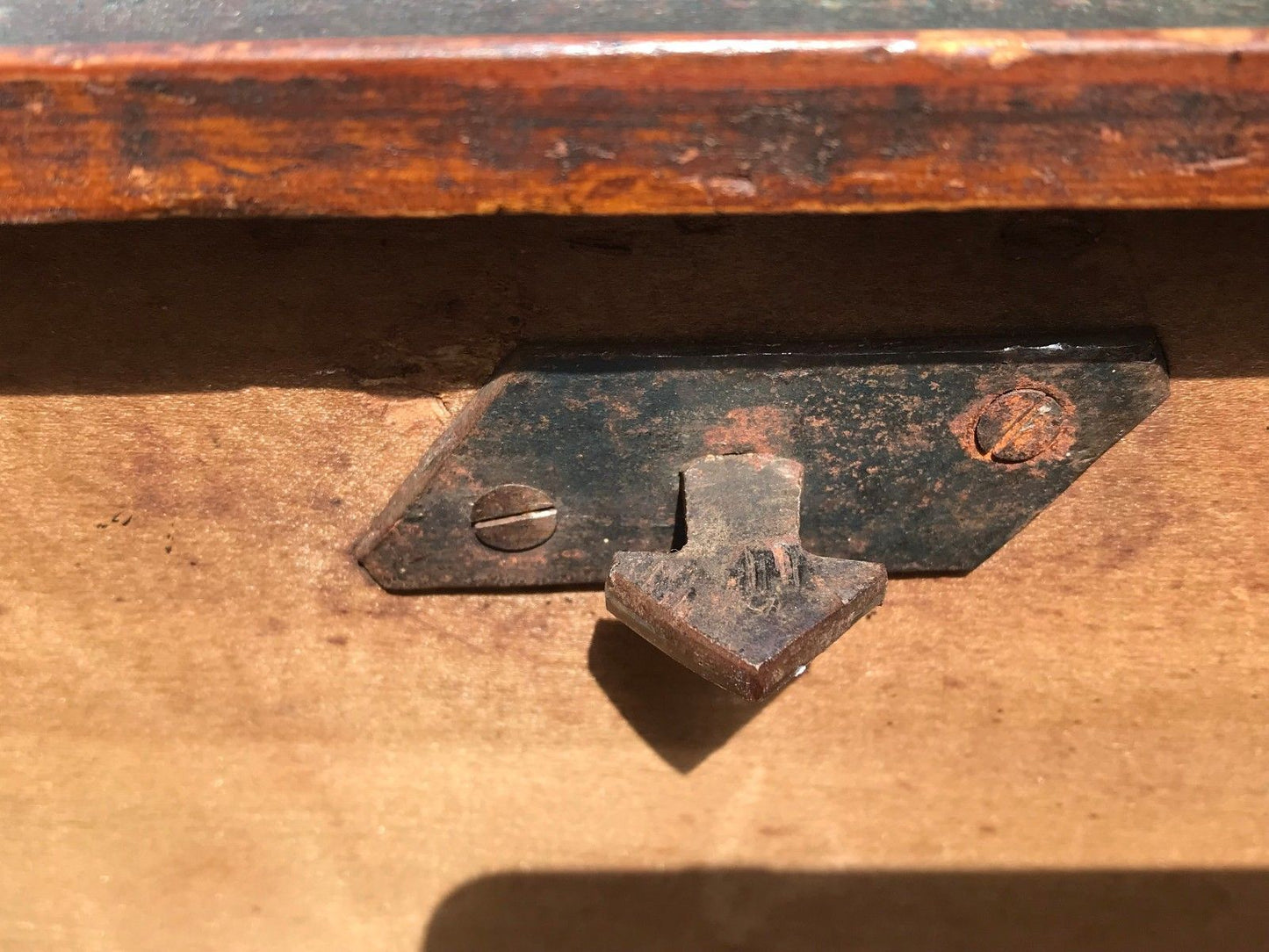 18TH C. CHIPPENDALE DOVETAILED SIGNED BLANKET BOX - RARE OCHRE PAINT SURFACE