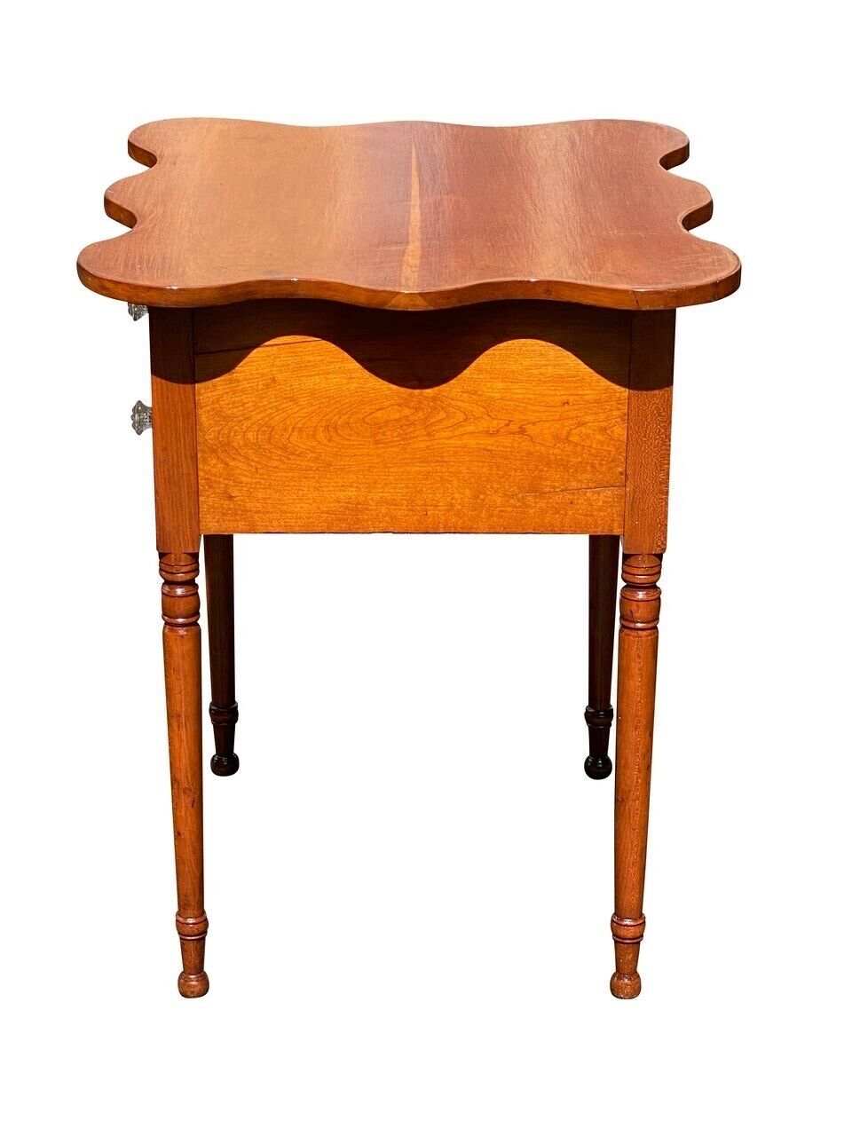 19TH C ANTIQUE SHERATON CONNECTICUT CHERRY WORK TABLE / NIGHT STAND W SHAPED TOP