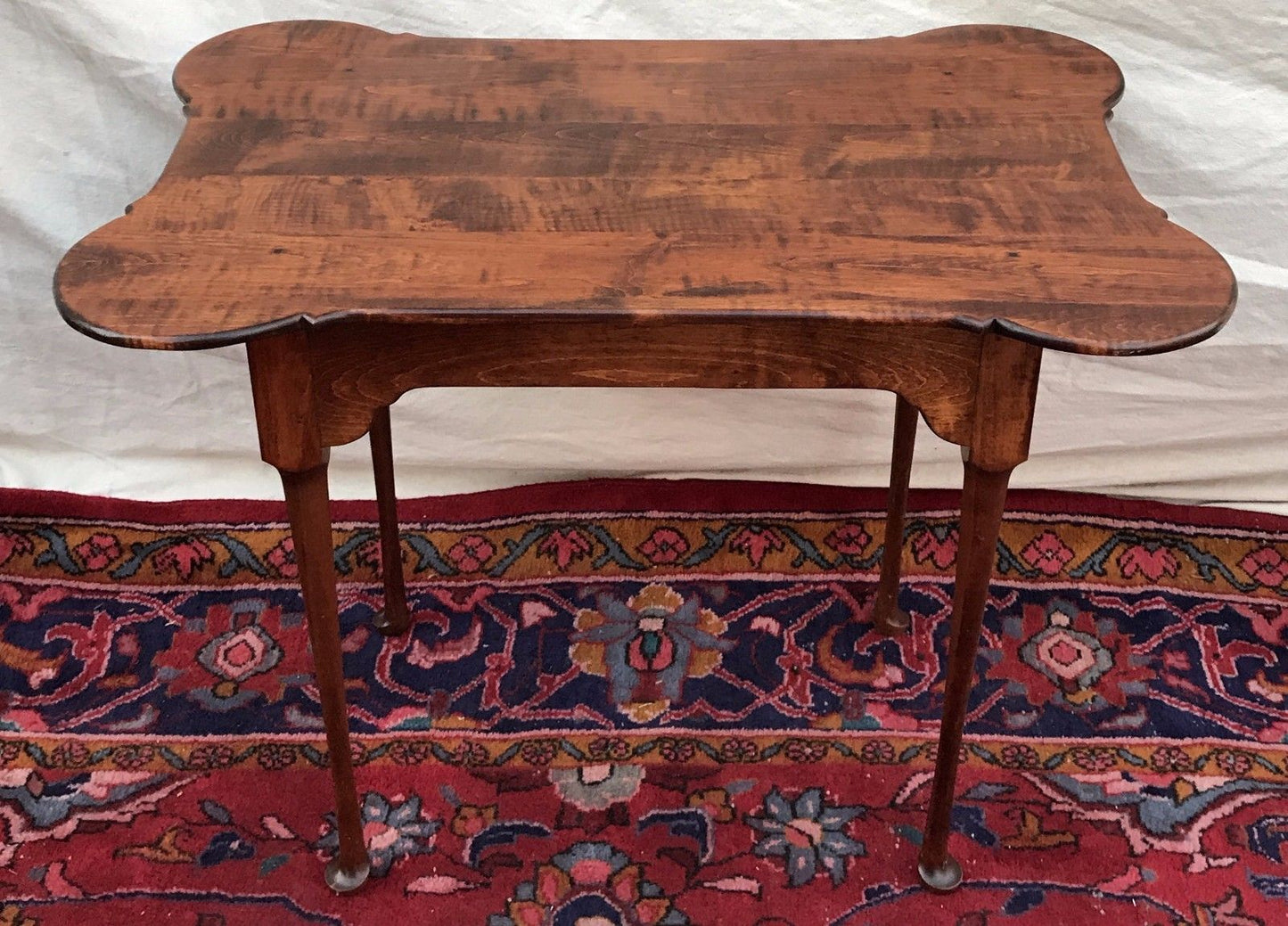 SOLID TIGER MAPLE QUEEN ANNE STYLED PORRINGER TOPPED TEA TABLE