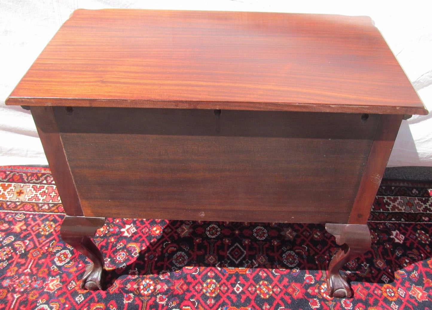 CHIPPENDALE MAHOGANY PHILADELPHIA STYLE SHELL CARVED CUSPID CORNER TOP LOWBOY
