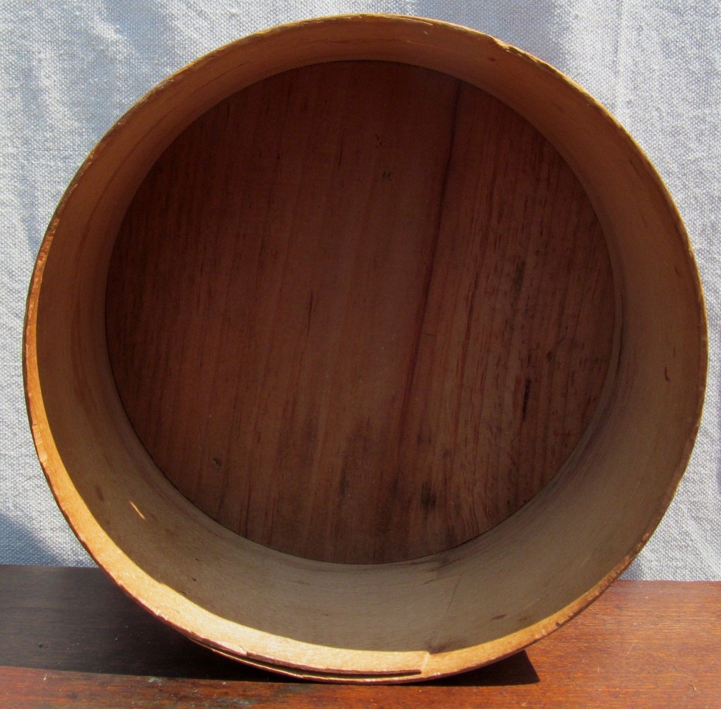 ANTIQUE FOLK ART FLORAL PATTERN PYROGRAPHY ROUND PANTRY BOX