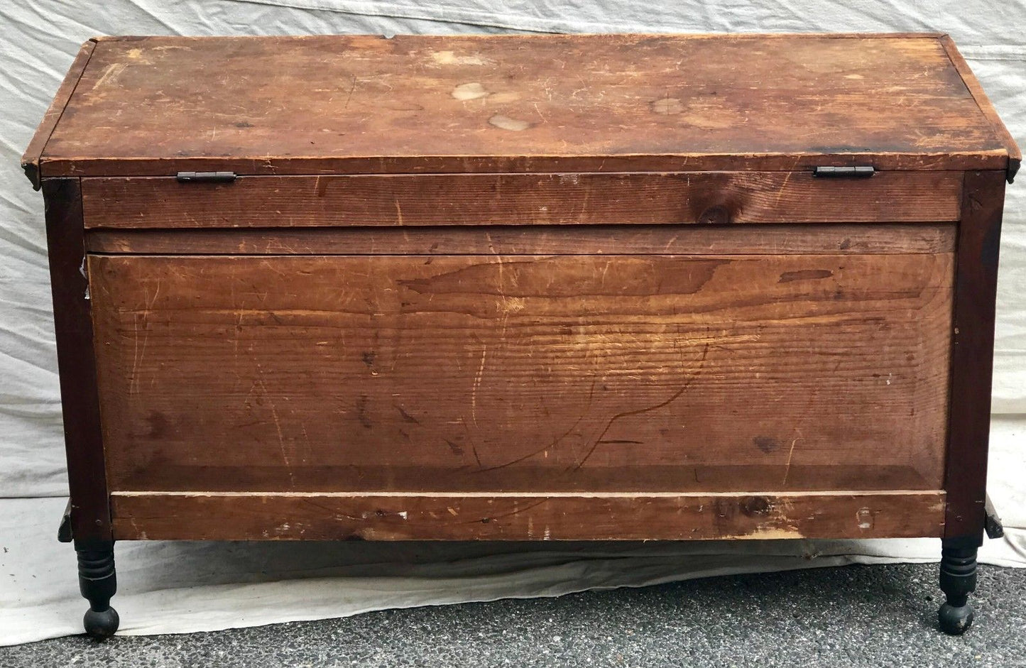 EARLY 19TH C. FEDERAL PERIOD PINE BLANKET BOX W/ DOUBLE PANELED FRONT & TILL