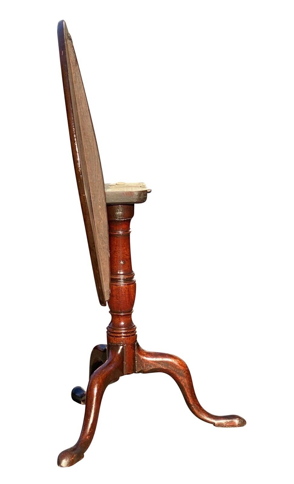 Antique South Carolina Queen Anne Walnut Tilt Top Table on Snake Legs