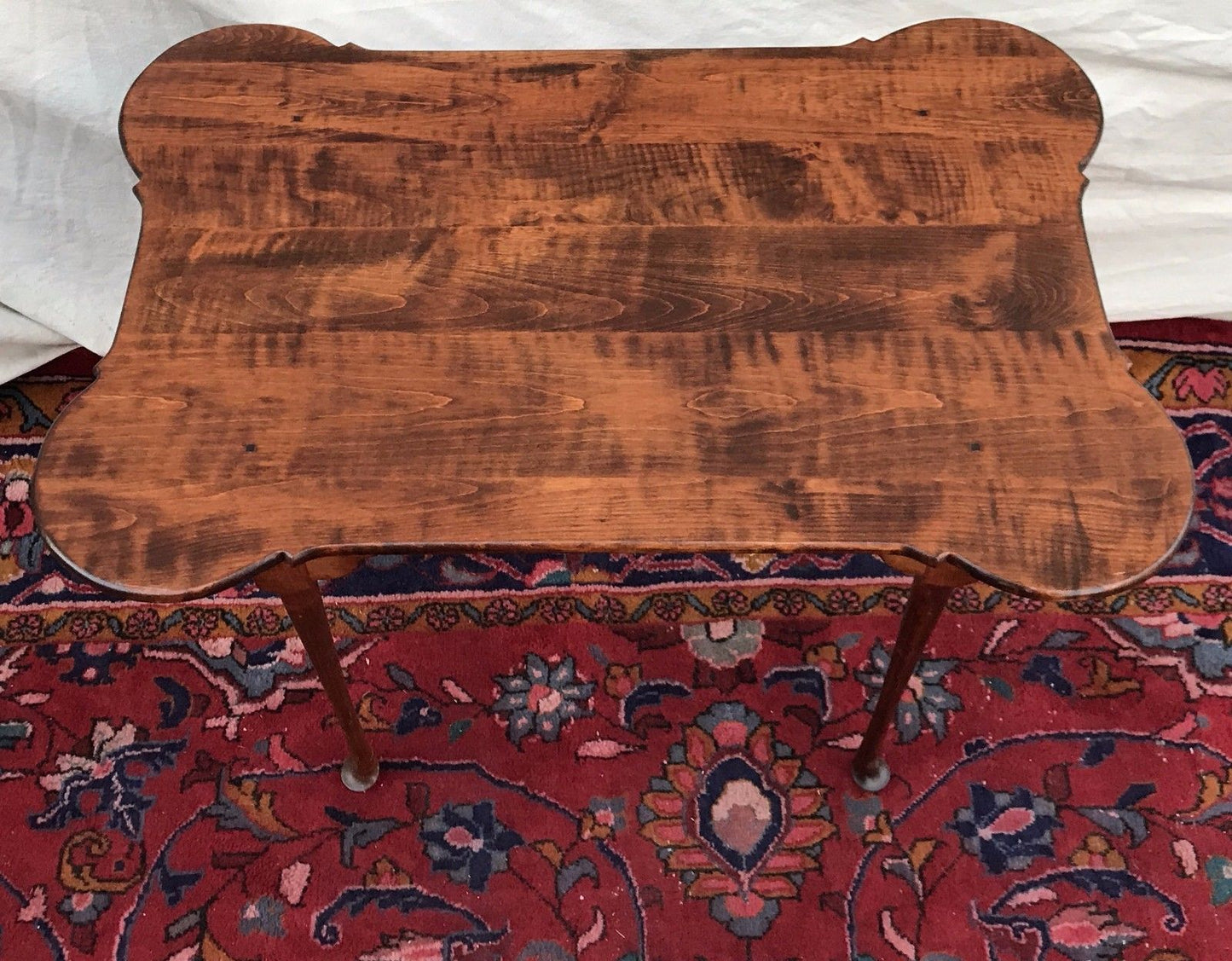 SOLID TIGER MAPLE QUEEN ANNE STYLED PORRINGER TOPPED TEA TABLE
