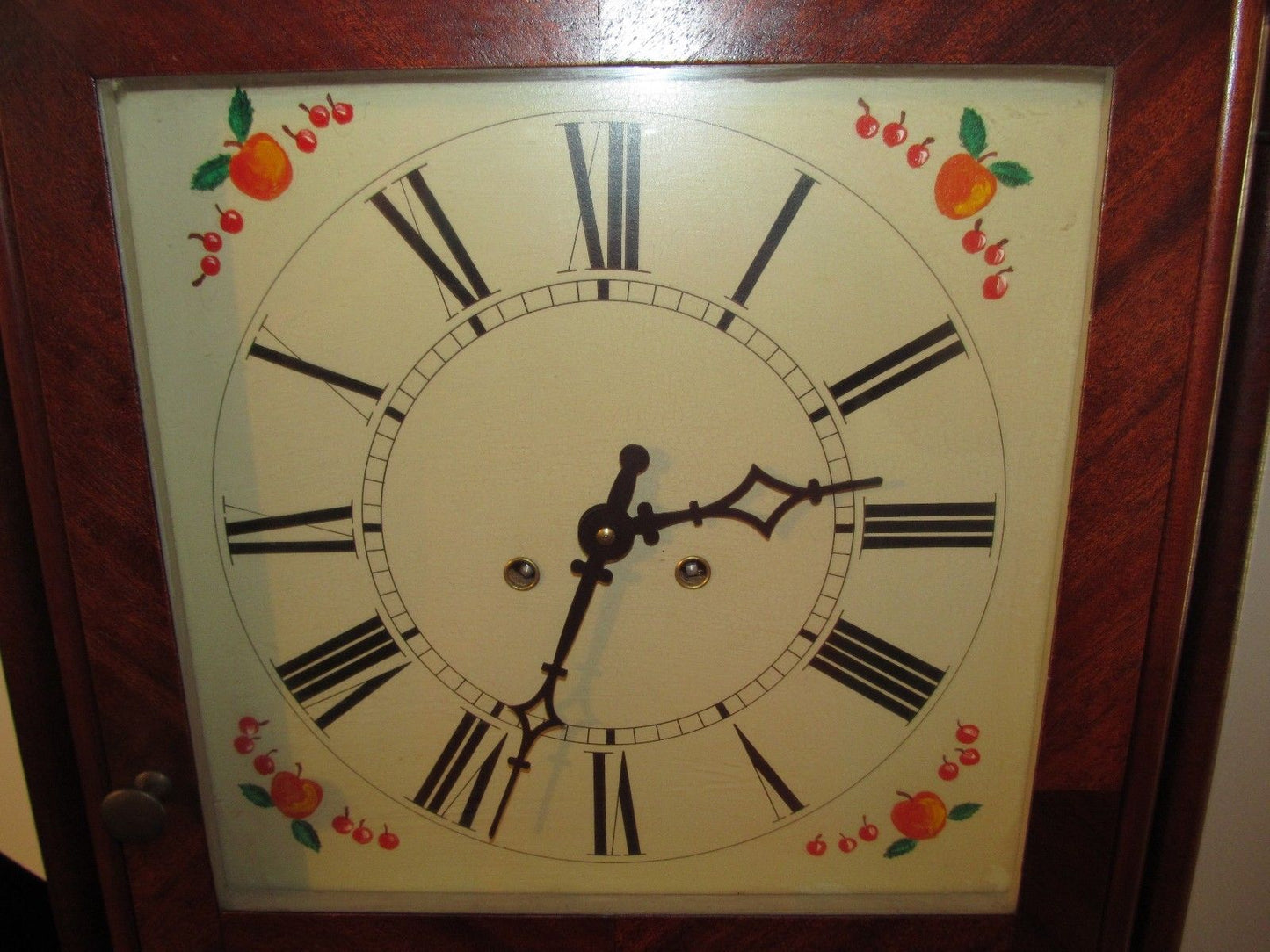 FEDERAL STYLED MAHOGANY REVERSE PAINTED SHELF CLOCK