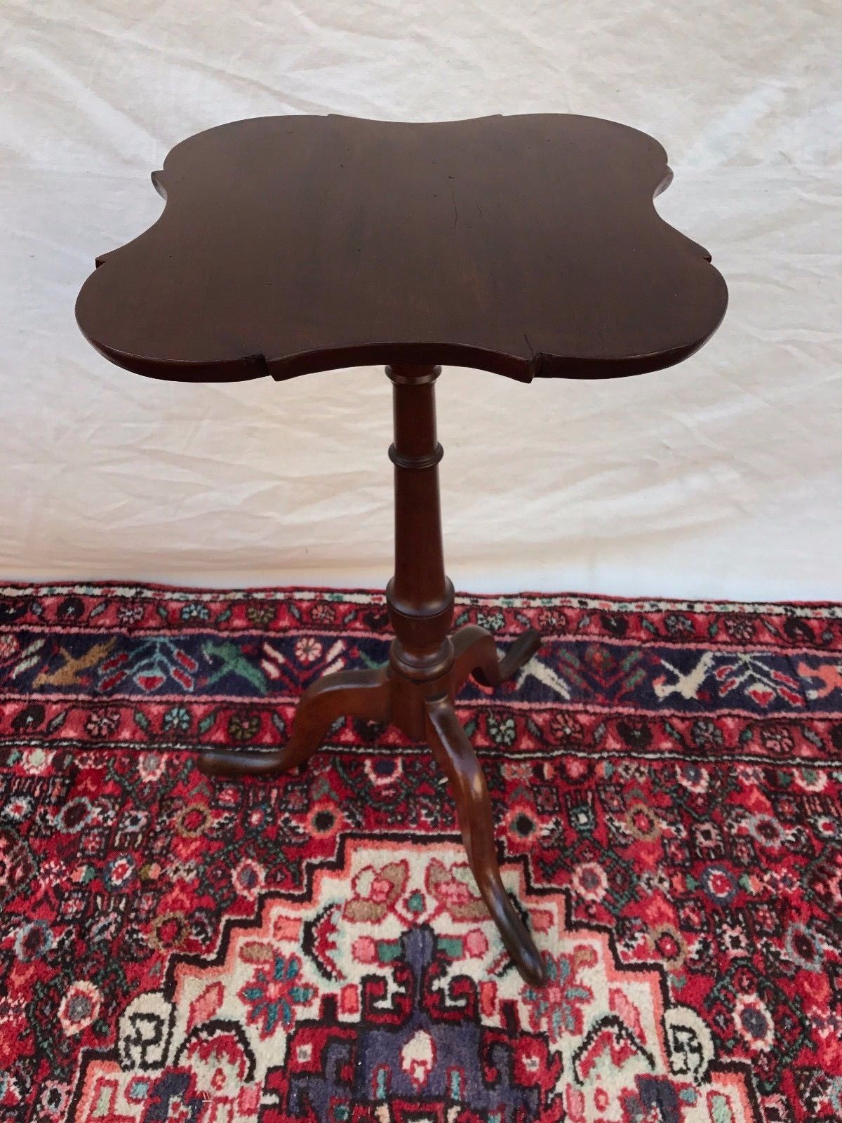 18TH CENTURY QUEEN ANNE PERIOD SPIDER LEG PORRINGER TOP CANDLESTAND