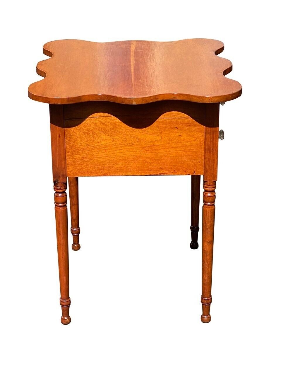 19TH C ANTIQUE SHERATON CONNECTICUT CHERRY WORK TABLE / NIGHT STAND W SHAPED TOP