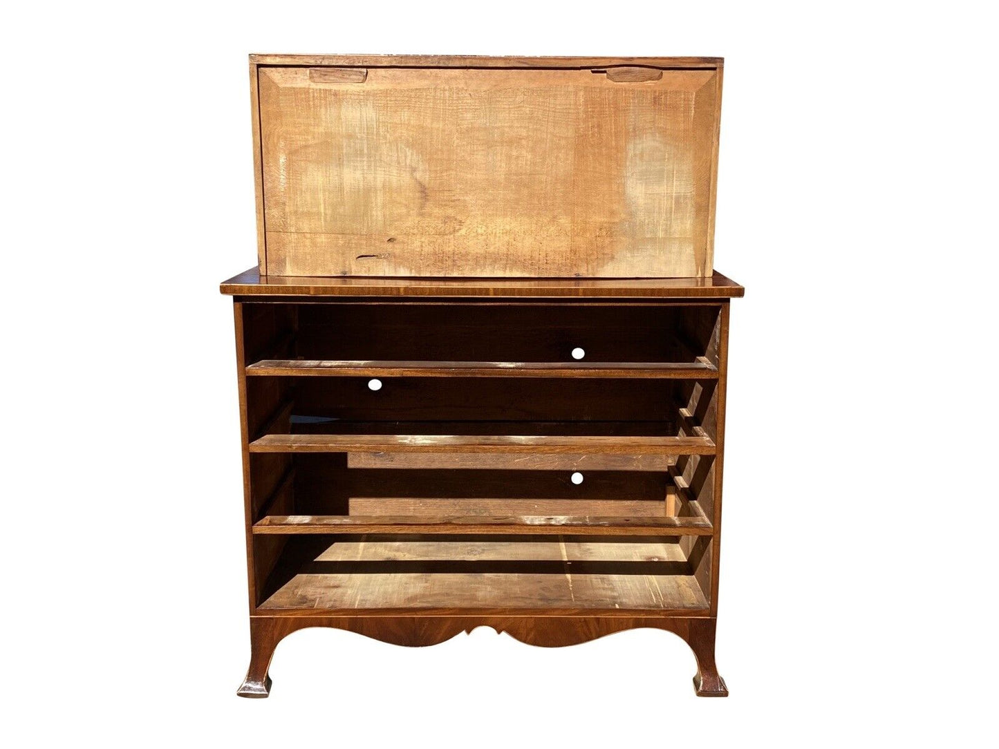 Early 19th Century Antique Federal Period Mahogany Chest of Drawers / Dresser