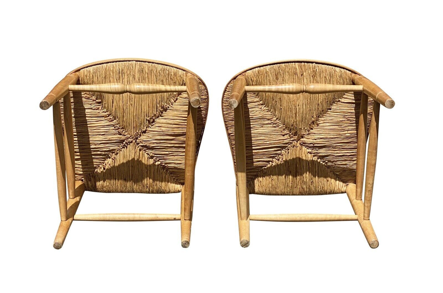 Set of Eight Federal Style Tiger Maple Country Windsor Thumb Back Dining Chairs