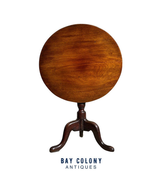 Important Queen Anne Walnut Tea Table - Charleston South Carolina Circa 1760
