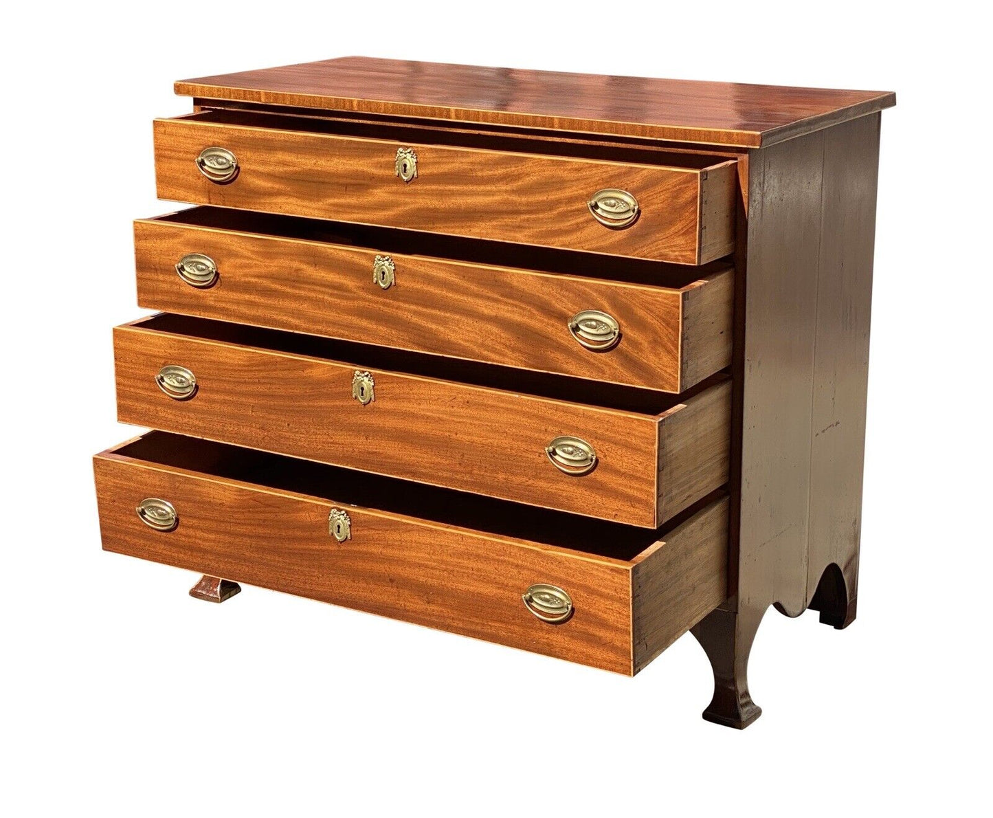 Early 19th Century Antique Federal Period Mahogany Chest of Drawers / Dresser