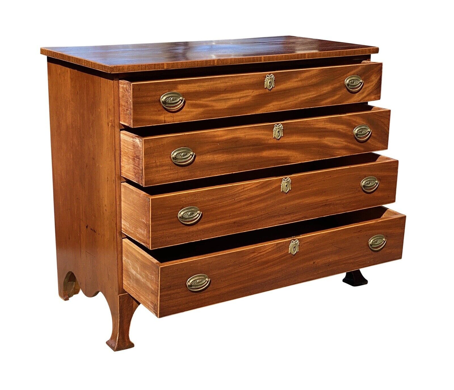 Early 19th Century Antique Federal Period Mahogany Chest of Drawers / Dresser