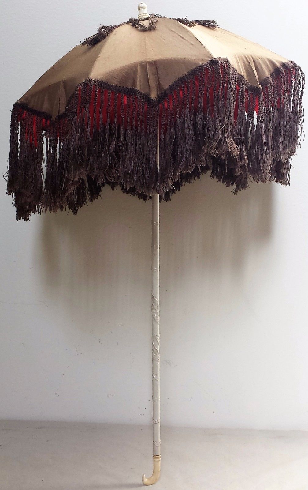 ANTIQUE VICTORIAN DOLLS PARASOL WITH SILK SHADE - WONDERFUL CARVING WORK