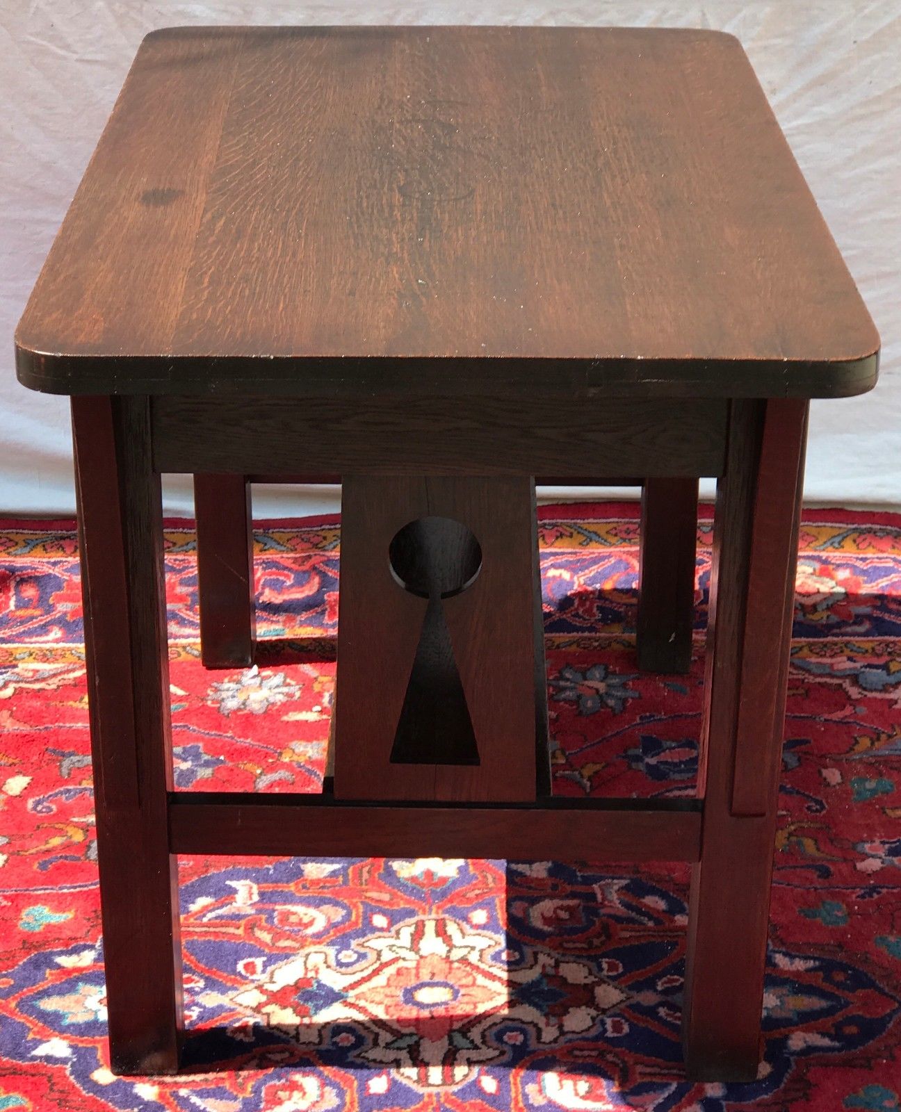 ANTIQUE ARTS & CRAFTS MISSION OAK DESK WITH KEY HOLE SIDES AND FUMED FINISH