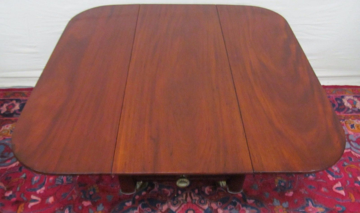 EARLY 19TH CENTURY LATE FEDERAL SOLID BOOKMATCHED MAHOGANY BREAKFAST TABLE