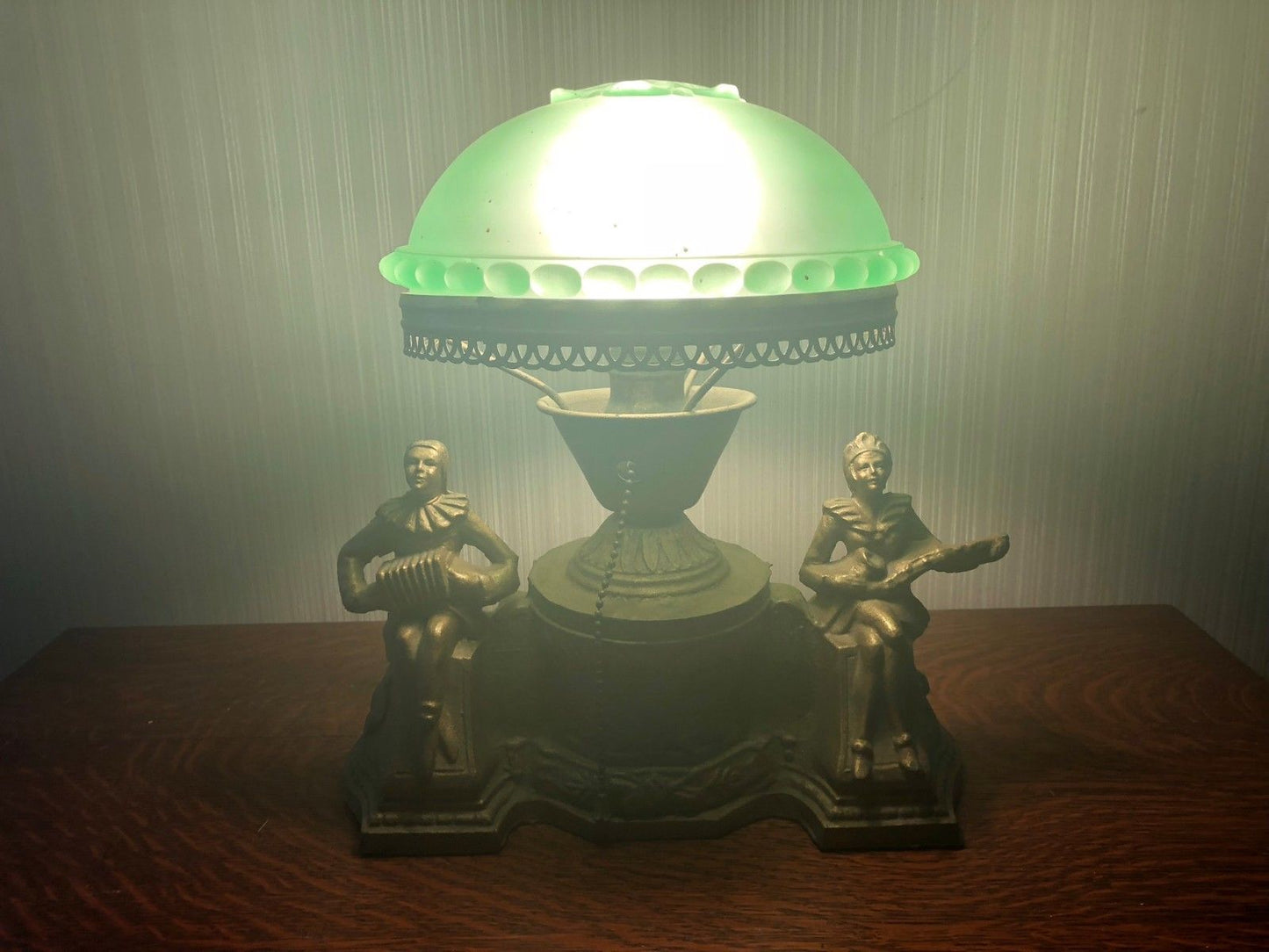 FRANK ART TABLE LAMP WITH GREEN GLASS DOMED SHADE