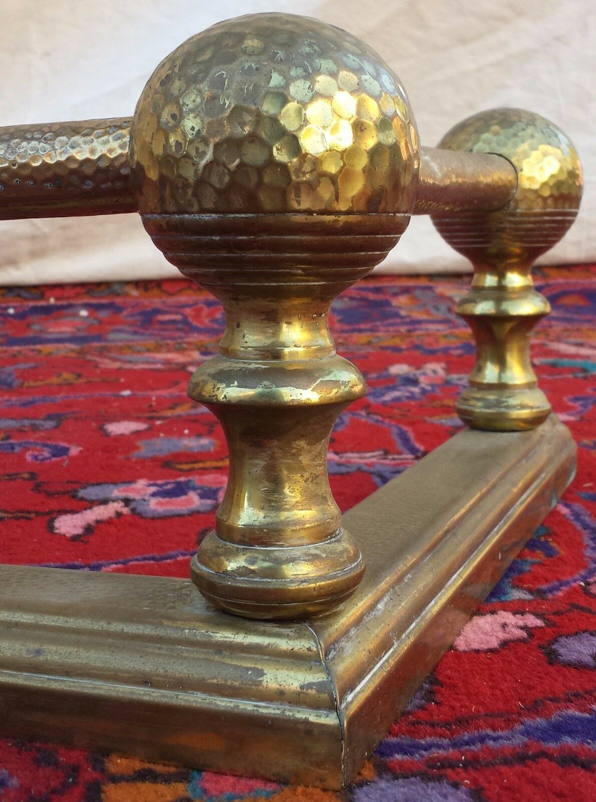 ARTS & CRAFTS PERIOD BRASS ANTIQUE FIREPLACE FENDER