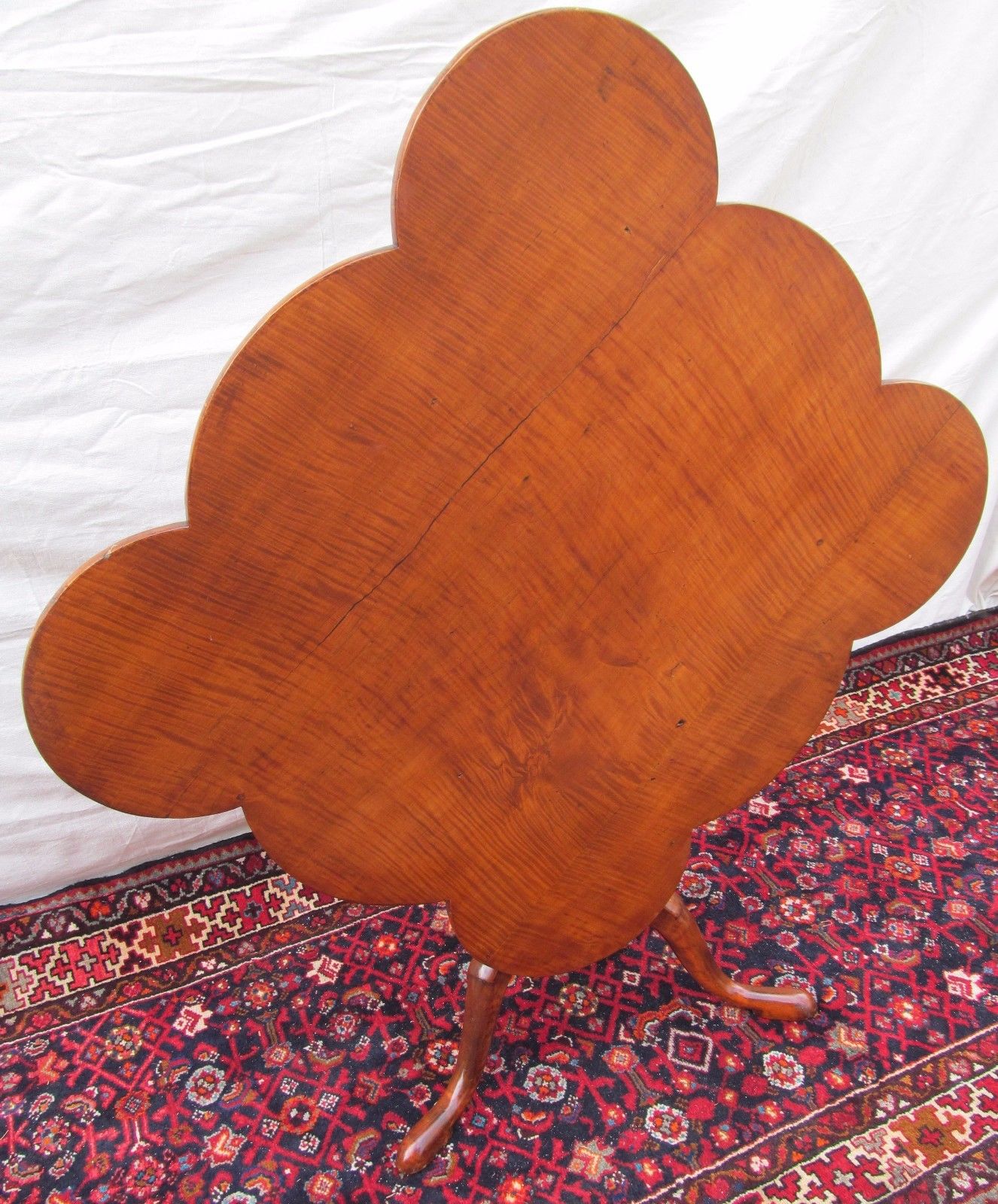 FINE 18TH CENTURY RARE FEDERAL PERIOD CLOVER SHAPED TIGER MAPLE TIP TOP TABLE